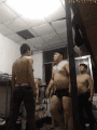 ����  